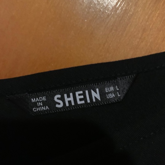 Women’s black tank top - Picture 2 of 3